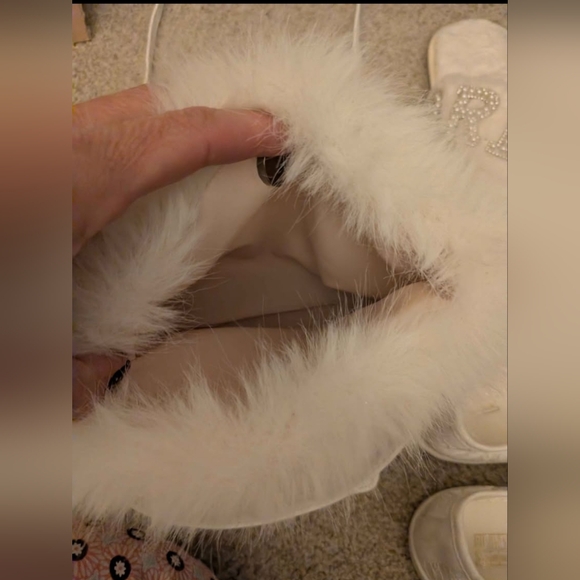 Bridal Set with Shoes, Purse, Tote Bag , Tiaras, And Slippers - Picture 7 of 13